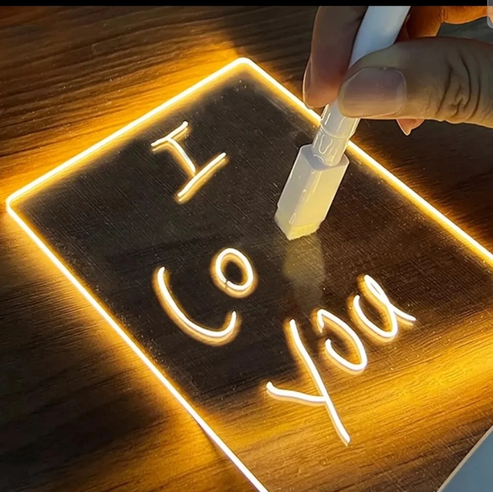 ✅️SOLD✅️Rewritable Message Board with Lights USB